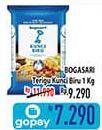 Promo Harga Bogasari Tepung Terigu Kunci Biru 1000 gr - Hypermart