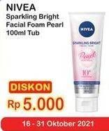 Promo Harga NIVEA Facial Foam Sparkling Bright 100 ml - Indomaret