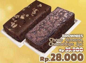 Promo Harga Brownies Chocochips, Choco Almond  - LotteMart