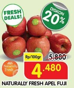 Promo Harga Naturally Fresh Apel Fuji per 100 gr - Superindo