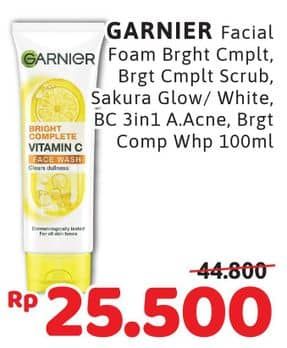 Promo Harga Garnier Facial Cleanser Bright Complete Face Scrub, Sakura Glow Face Wash, Sakura White Pinkish Glow Whip Foam, Pure Active Anti-Acne White Foam, Bright Complete Vitamin C Super Whip Foam 50 ml - Alfamidi