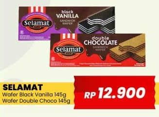 Promo Harga Selamat Wafer Black Vanilla, Double Chocolate 145 gr - Yogya