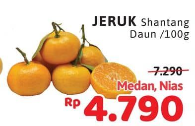 Promo Harga Jeruk Shantang Daun per 100 gr - Alfamidi