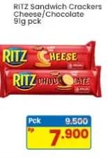 Promo Harga Ritz Crackers Sandwich Chocolate, Cheese 91 gr - Indomaret
