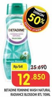Promo Harga Betadine Feminine Wash Natural Radiance Blossom 100 ml - Superindo
