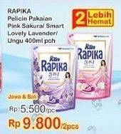 Promo Harga SO KLIN Rapika Pelicin Pakaian Lavender Splash, Sakura Strawberry 400 ml - Indomaret