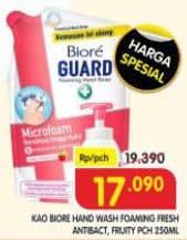 Promo Harga Biore Guard Body Foam Active Antibacterial, Deo Protect Tawas Delima 250 ml - Superindo