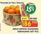 Promo Harga Jeruk Keprok Mandarin Keranjang Gift  - Superindo