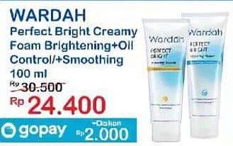 Promo Harga WARDAH Perfect Bright Creamy Foam Brightening + Oil Control/ Smoothing 100ml  - Indomaret