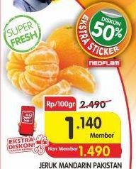 Promo Harga Jeruk Mandarin Pakistan per 100 gr - Superindo