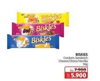 Promo Harga Biskies Sandwich Biscuit Cheese, Vanilla, Chocolate 108 gr - Lotte Grosir