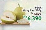 Promo Harga Pear Xiang Lie per 100 gr - Alfamidi