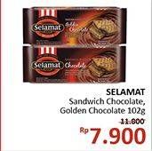 Promo Harga SELAMAT Wafer Chocolate, Golden Chocolate 102 gr - Alfamidi