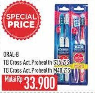 Promo Harga Oral B Toothbrush Advance Complete White S35, Advance Complete White M40 2 pcs - Hypermart