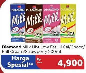 Promo Harga Diamond Milk UHT Low Fat High Calcium, Chocolate, Full Cream, Strawberry 200 ml - Carrefour