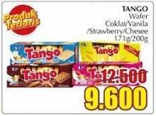 Promo Harga TANGO Wafer Chocolate, Vanilla Milk, Strawberry, Cheese  - Giant