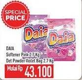 Promo Harga DAIA Deterjen Bubuk + Softener Pink, + Softener Violet 2700 gr - Hypermart