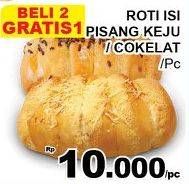 Promo Harga Roti Isi Pisang Keju, Cokelat  - Giant