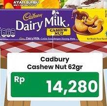 Promo Harga Cadbury Dairy Milk Cashew Nut 62 gr - Carrefour