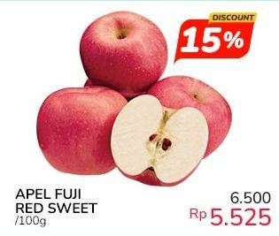 Promo Harga Apel Fuji Red Sweet per 100 gr - Indomaret