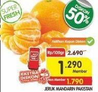 Promo Harga Jeruk Mandarin Pakistan per 100 gr - Superindo