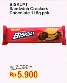 Promo Harga BISKUAT Sandwich Chocolate 118 gr - Indomaret