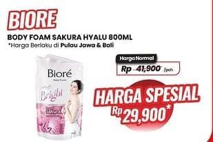 Promo Harga Biore Body Foam Bright Lovely Sakura Scent 800 ml - Carrefour