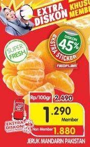 Promo Harga Jeruk Mandarin Pakistan per 100 gr - Superindo