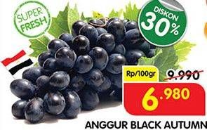 Promo Harga Anggur Black Autumn per 100 gr - Superindo