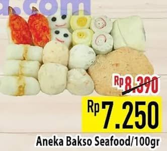 Promo Harga Aneka Bakso Seafood per 100 gr - Hypermart