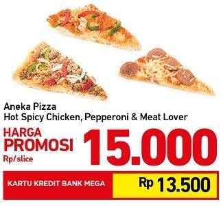 Promo Harga Pizza Slice Hot Spicy Chicken, Pepperoni, Meat Lover  - Carrefour