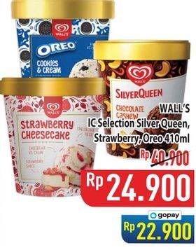 Promo Harga Walls Selection Oreo Cookies Cream, SilverQueen Chocolate Cashew, Strawberry Cheesecake 410 ml - Hypermart