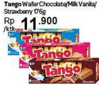 Promo Harga TANGO Wafer Chocolate, Vanilla Milk, Strawberry 176 gr - Carrefour