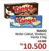 Promo Harga TANGO Wafer Chocolate, Vanilla Milk, Strawberry 176 gr - Alfamidi