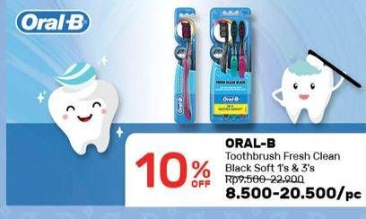 Promo Harga ORAL B Fresh Clean Black Toothbrush Soft 3 pcs - Guardian