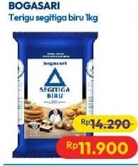 Promo Harga Bogasari Tepung Terigu Segitiga Biru 1000 gr - Hypermart