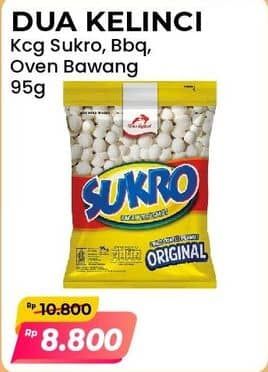 Promo Harga Dua Kelinci Kacang Sukro Original, BBQ, Oven Rasa Bawang 100 gr - Alfamart