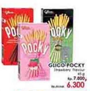 Promo Harga GLICO POCKY Stick Strawberry Flavour 45 gr - LotteMart