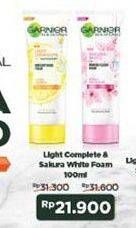 Promo Harga Garnier Light Complete Foam/Sakura White Foam  - Indomaret