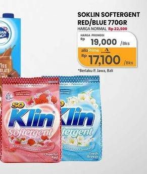 Promo Harga So Klin Softergent Blue Cloud Fresh Breeze, Cheerful Red 770 gr - Carrefour