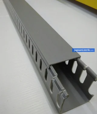 Kabel Duct 45 x 45 PUMA Abu - Abu