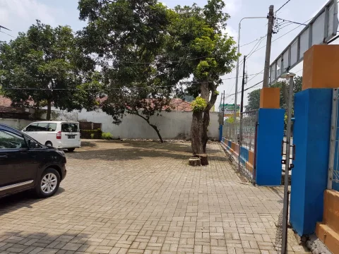 Lahan Raya Gringu-Probolinggo, Ada Kolam
