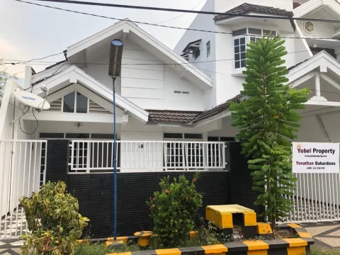 Rumah Strategis Minimalis Wiguna Tengah Surabaya