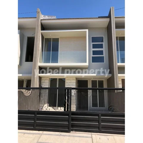 Rumah Baru Cantik Berkualitas Klampis Semolo Surabaya