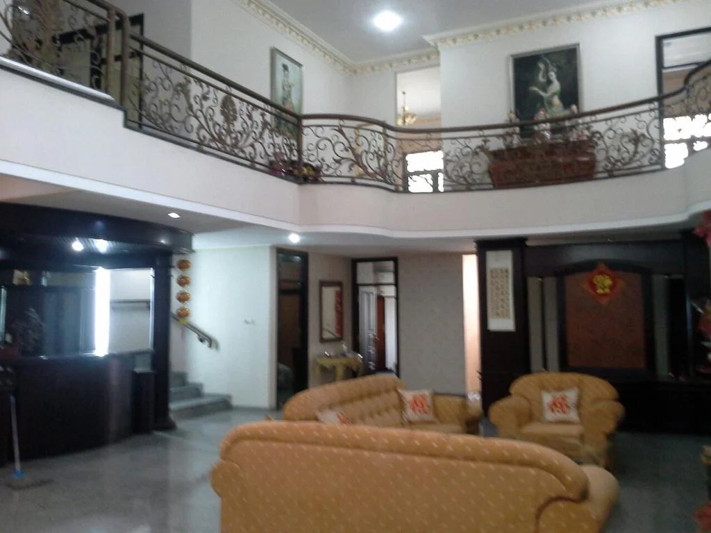 Jual dan Kontrak Rumah Dharmahusada Indah Utara Surabaya — foto 2