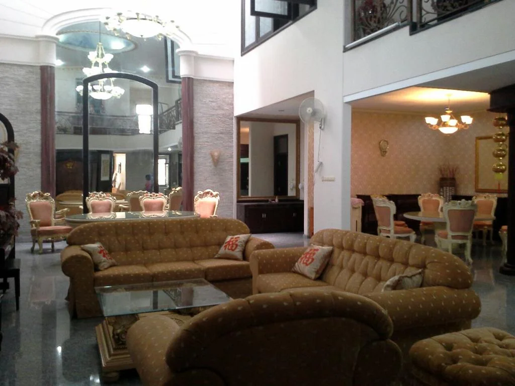 Jual dan Kontrak Rumah Dharmahusada Indah Utara Surabaya — foto 3