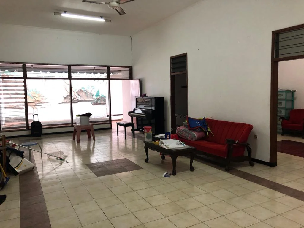 Rumah Strategis Nyaman Dharmahusada Indah Utara Surabaya — foto 3