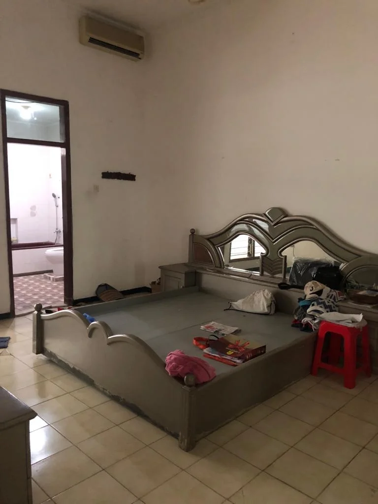 Rumah Strategis Nyaman Dharmahusada Indah Utara Surabaya — foto 4