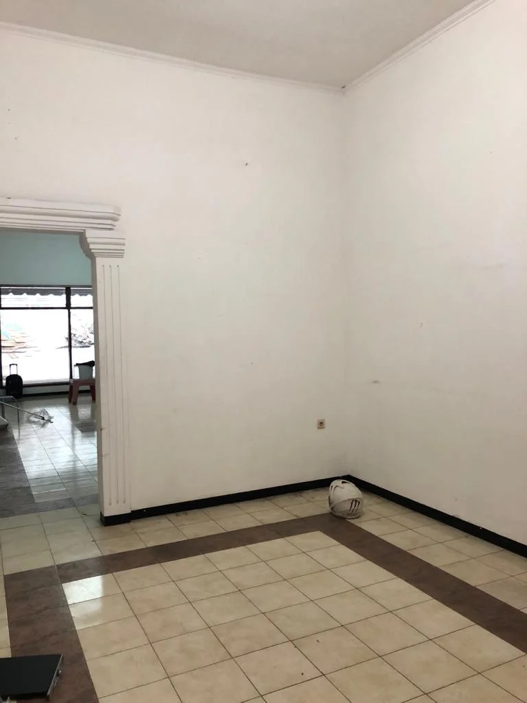 Rumah Strategis Nyaman Dharmahusada Indah Utara Surabaya — foto 6