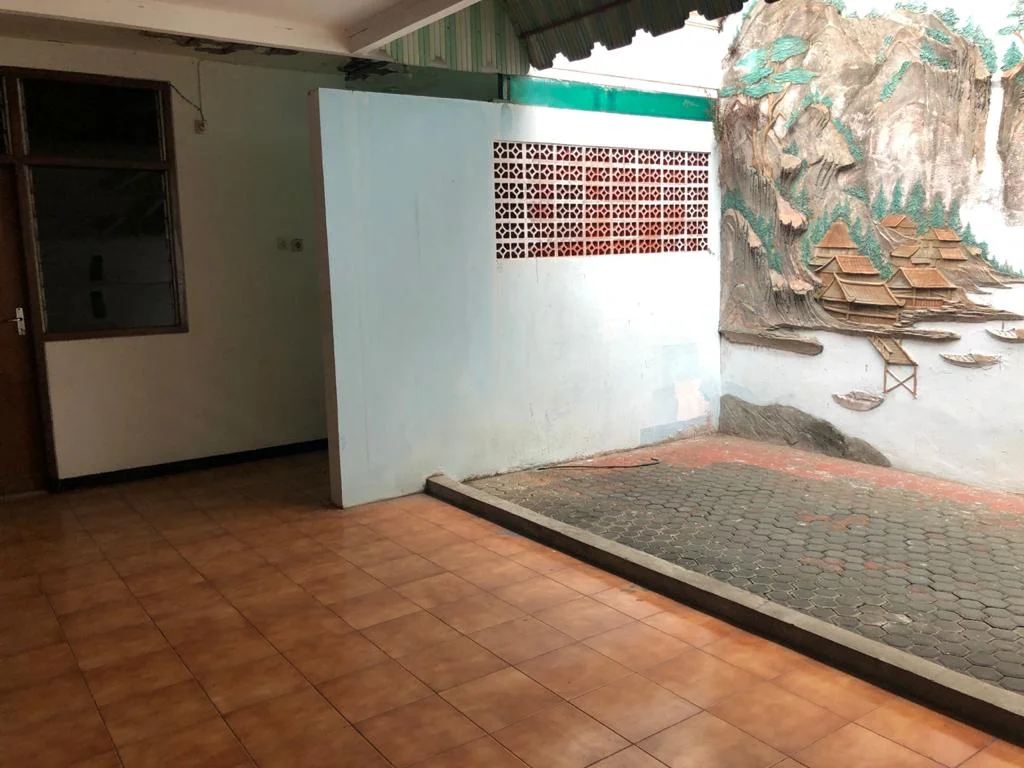 Rumah Strategis Nyaman Dharmahusada Indah Utara Surabaya — foto 7